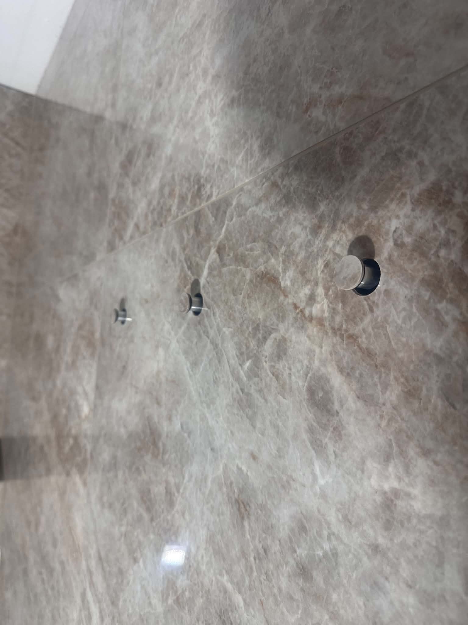 att.cPFTb6Snge7YT8f9r3Gs3C8D7nn8SDb3_MS5cBzuGKk Invisible Towel Holder – Minimal Hidden Wall Hook for Tiles - Image 1